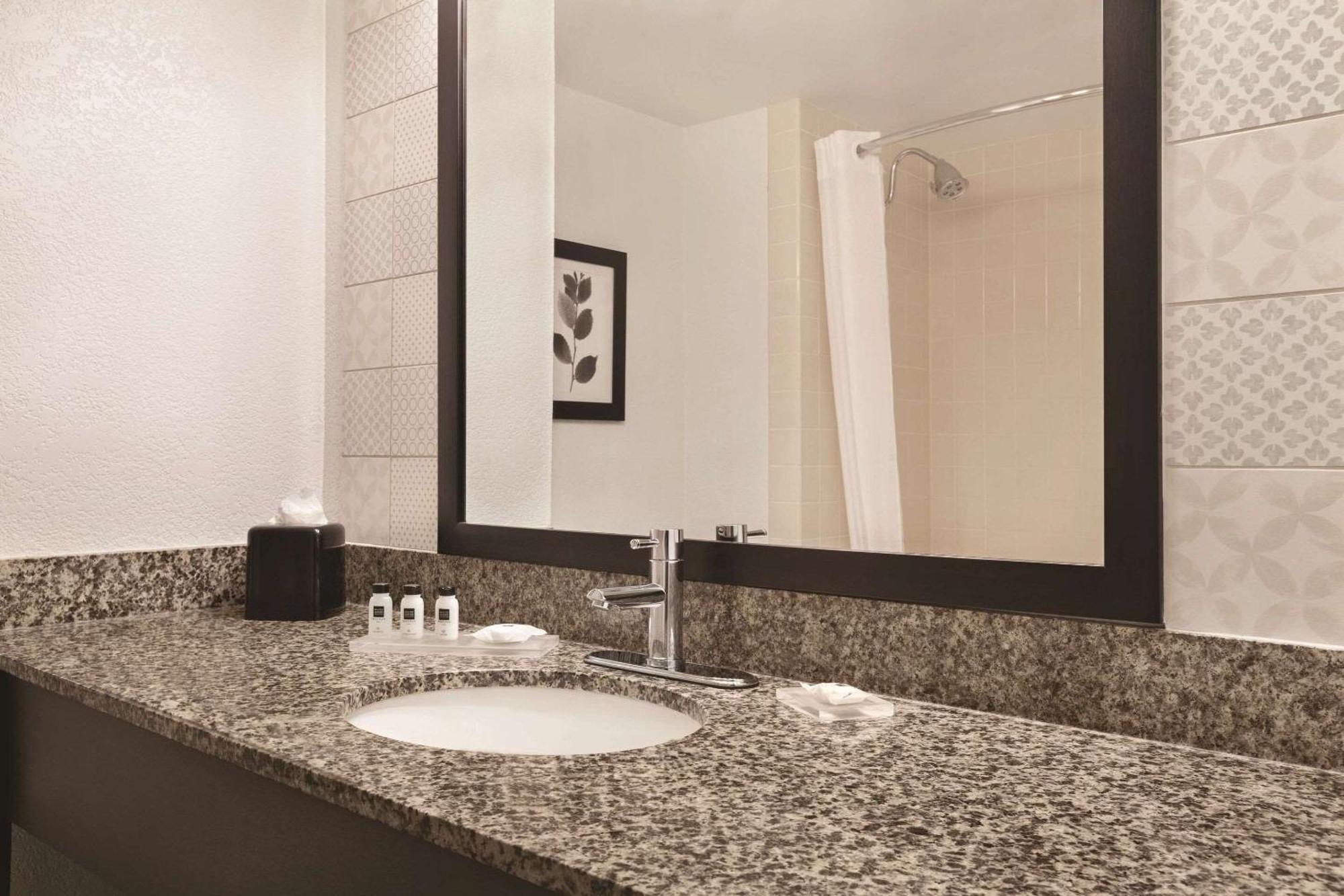 Country Inn & Suites By Radisson, San Diego North, Ca Екстериор снимка