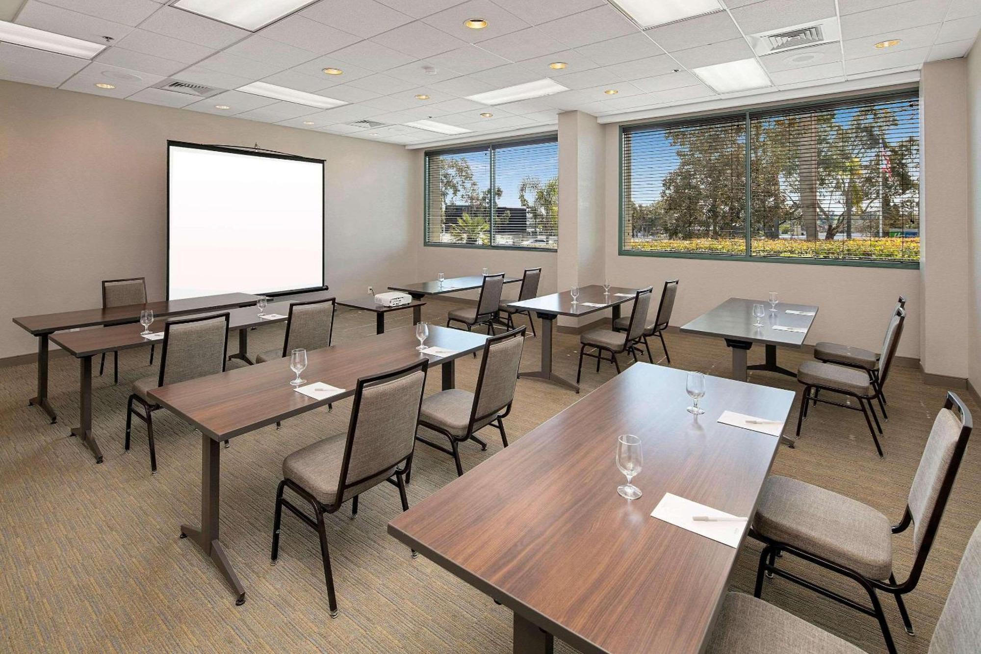 Country Inn & Suites By Radisson, San Diego North, Ca Екстериор снимка
